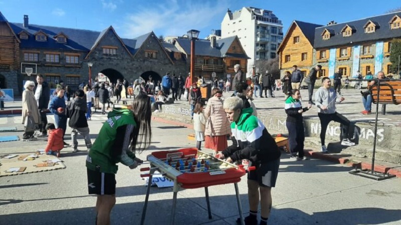 ¡Jugar, reír y compartir! La Subsecretaría de Deportes se luce en la Fiesta de la Nieve