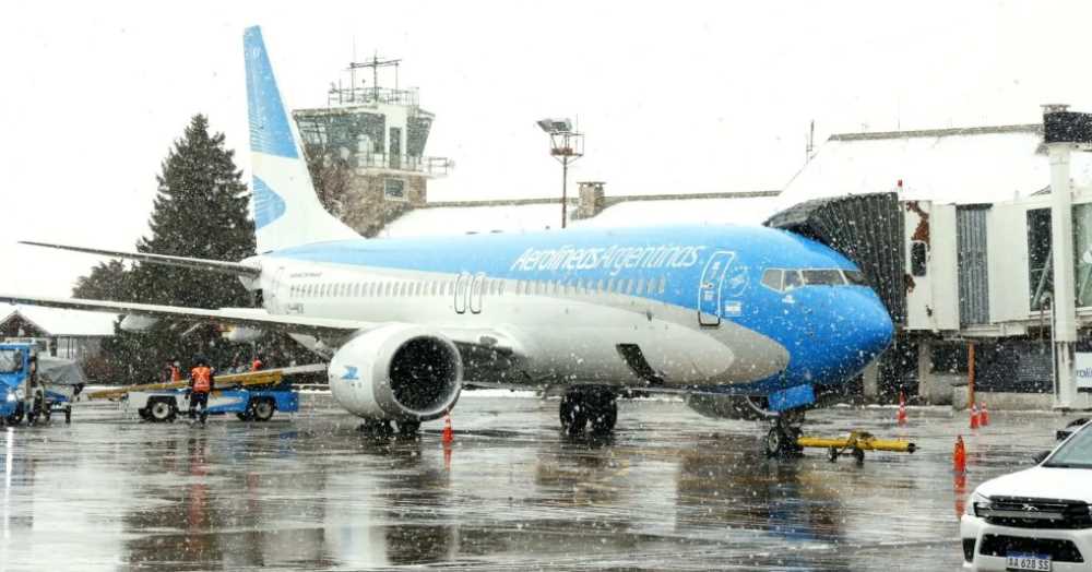 Llegó el primer vuelo directo entre Brasil y Bariloche de Aerolíneas Argentinas