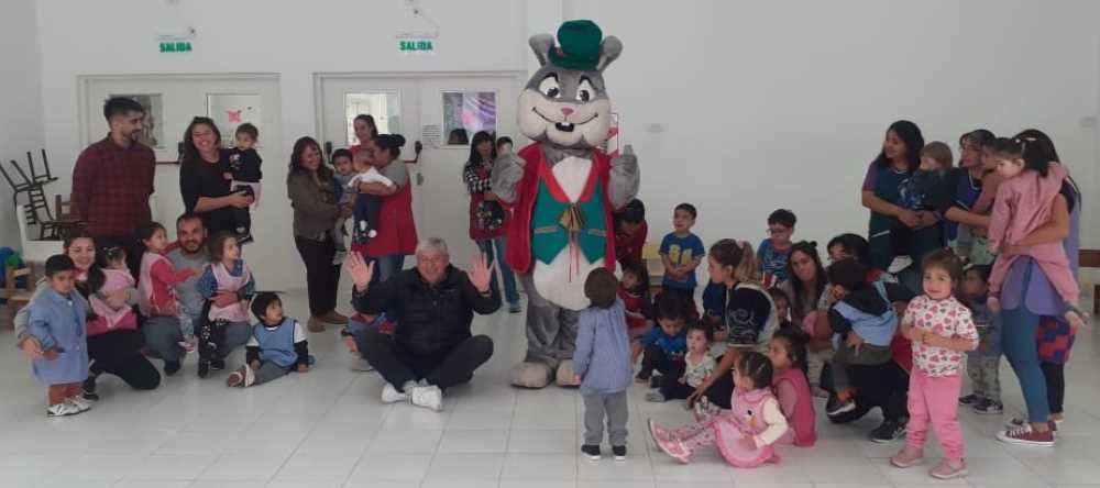 El Conejo de Pascuas visitó el CDI Iglesias