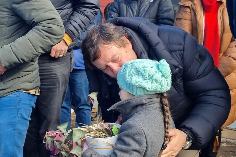 Bariloche: Weretilneck entregó viviendas y escrituras a más de 50 familias