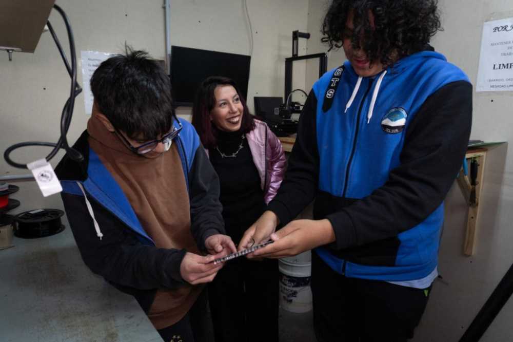 Los alumnos del Colegio Tecnológico del Sur ya están trabajando en los semáforos accesibles para Bariloche