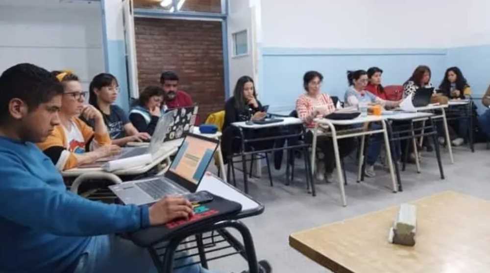 Más de dos mil docentes se capacitan en la estructura curricular modular