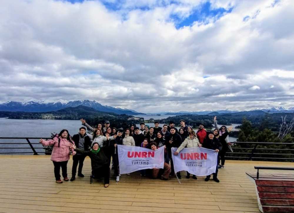 Turismo le dio la posibilidad a estudiantes de la UNRN a que conozcan Circuito Chico por primera vez