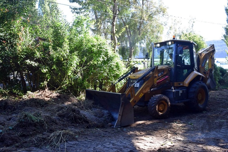 Delegación Lago Moreno recupera la bajada a la playa en el Km 14