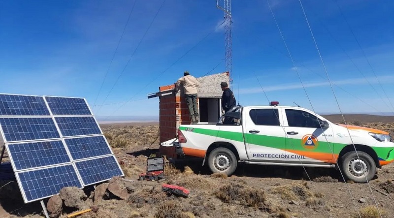 Provincia instaló paneles solares para mejorar comunicaciones en la región