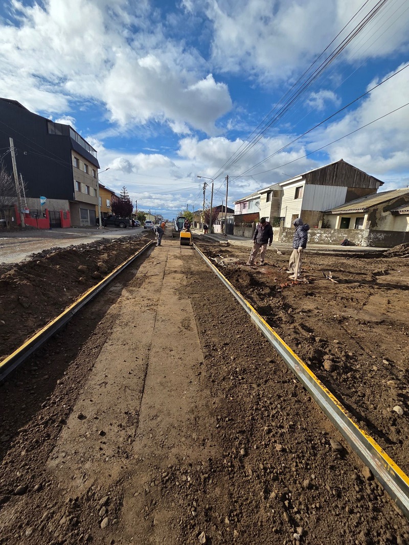 Comenzaron los trabajos para pavimentar la calle Sobral
