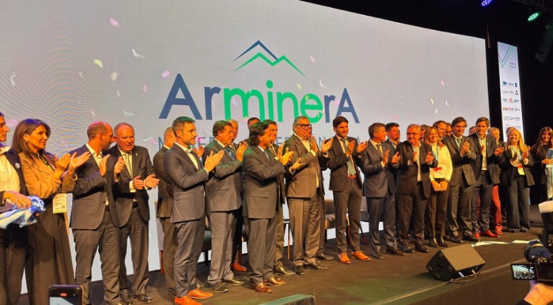 Weretilneck inauguró el stand de Río Negro en la feria Arminera