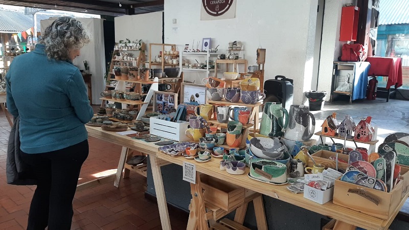 Wizün, el latido de la arcilla: la cerámica barilochense celebra su talento colectivo