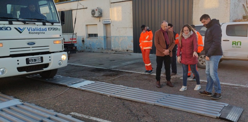 Vialidad incorpora tecnología: nueva balanza móvil para control de peso