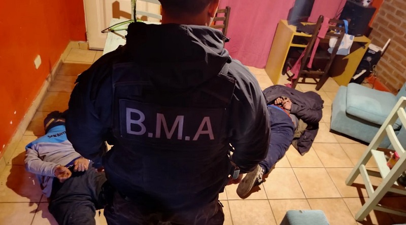 Demoraron a dos personas por asaltar a un repartidor en El Bolsón