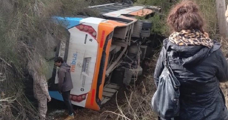 Efectiva respuesta de agentes municipales tras accidente en Bariloche