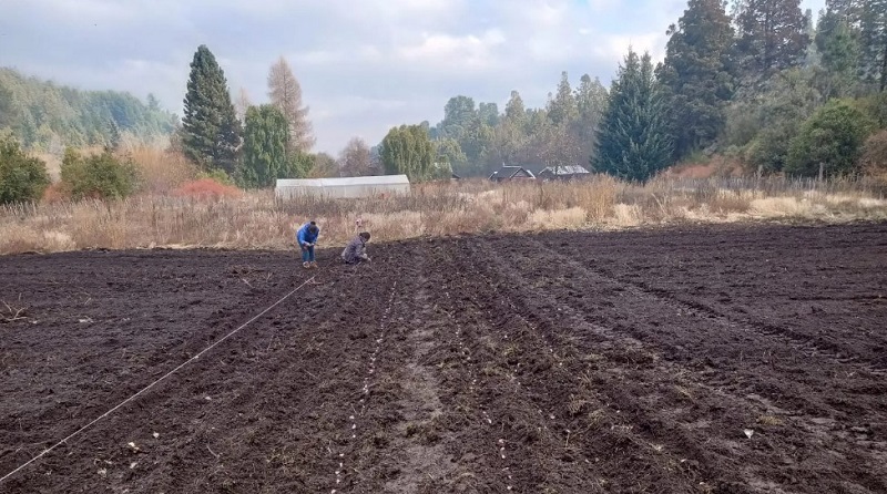 Río Negro acompaña a más de 40 productores de El Bolsón