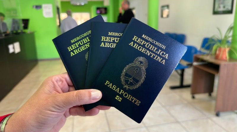 Provincia llama a revisar los pasaportes emitidos en los últimos 90 días