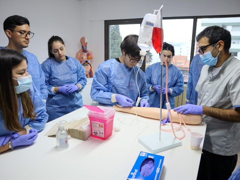 Charla informativa sobre la carrera de Medicina
