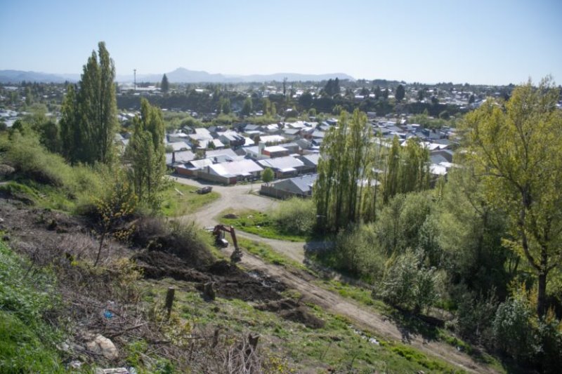 Avanza la obra que unirá el este con el Alto: ya se trabaja en la barda del Ñireco