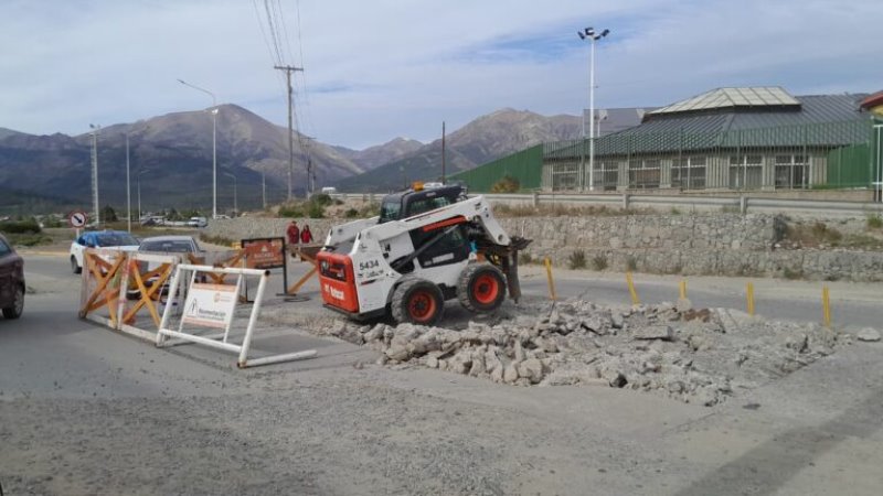 Comenzaron las tareas de reemplazo del lomo de burro en Pasaje Gutiérrez