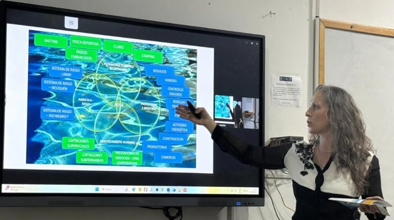 Formación docente para fortalecer la educación ambiental