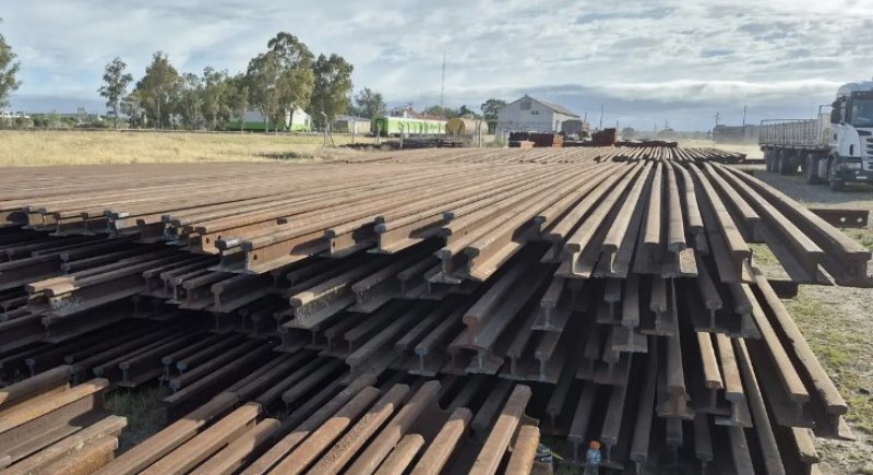 El Tren Patagónico recibió rieles para renovar la vía Viedma - Bariloche