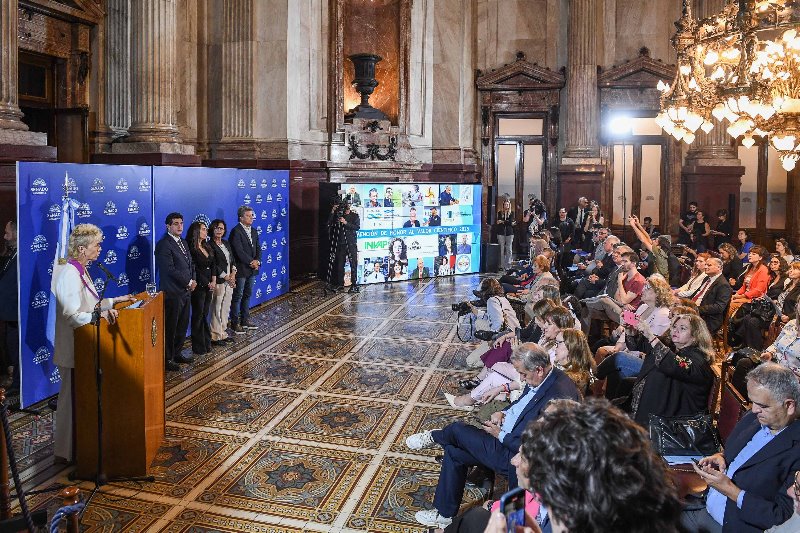 El Senado entregó la Mención de Honor al Valor Científico
