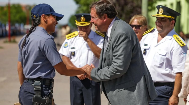 Día de la Policía: Weretilneck confirmó baja del delito y realizó anuncios